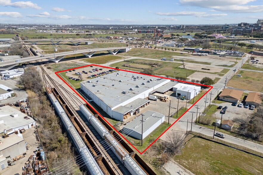 More Photos Of 200 Greenleaf St, Fort Worth Industrial For Sale