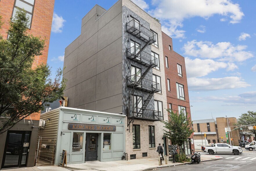 More Photos Of 193 Greenpoint Ave, Brooklyn Apartments For Sale