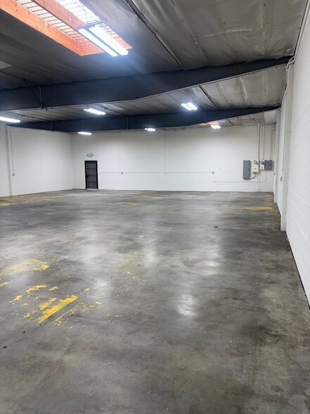 More Photos Of 1913 Merced Ave, South El Monte Warehouse For Lease