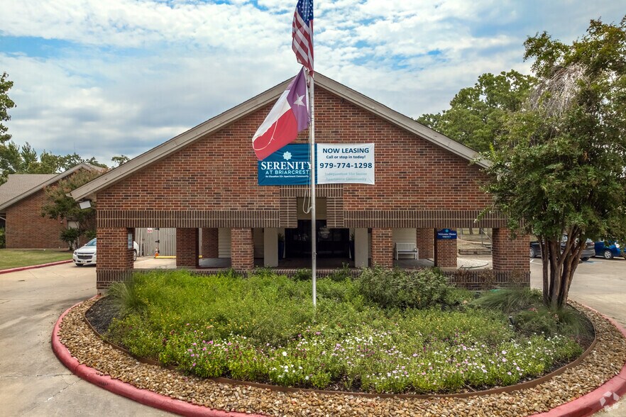 More Photos Of 2410 Memorial Dr, Bryan Apartments For Sale