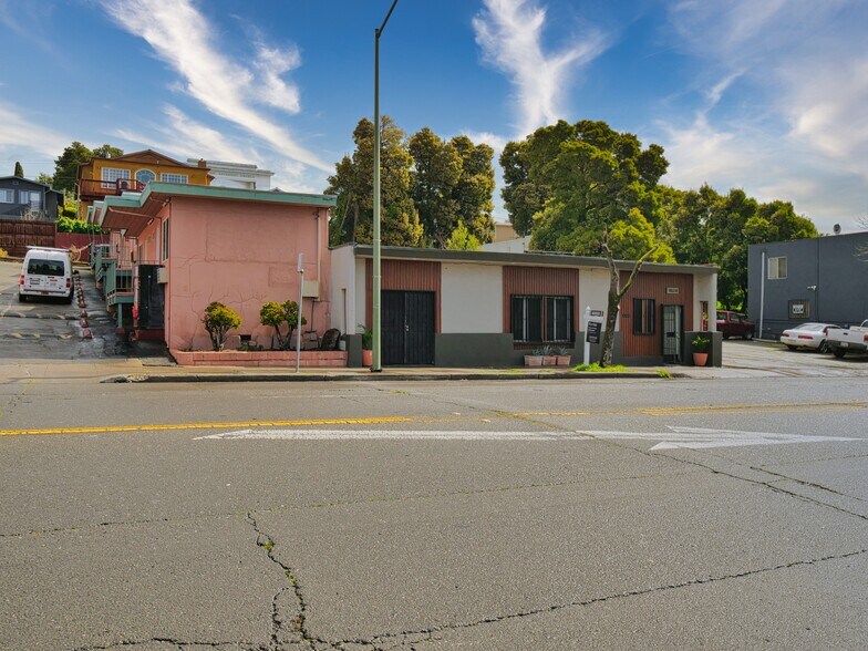 More Photos Of 9614-9616 MacArthur Blvd, Oakland Specialty For Sale