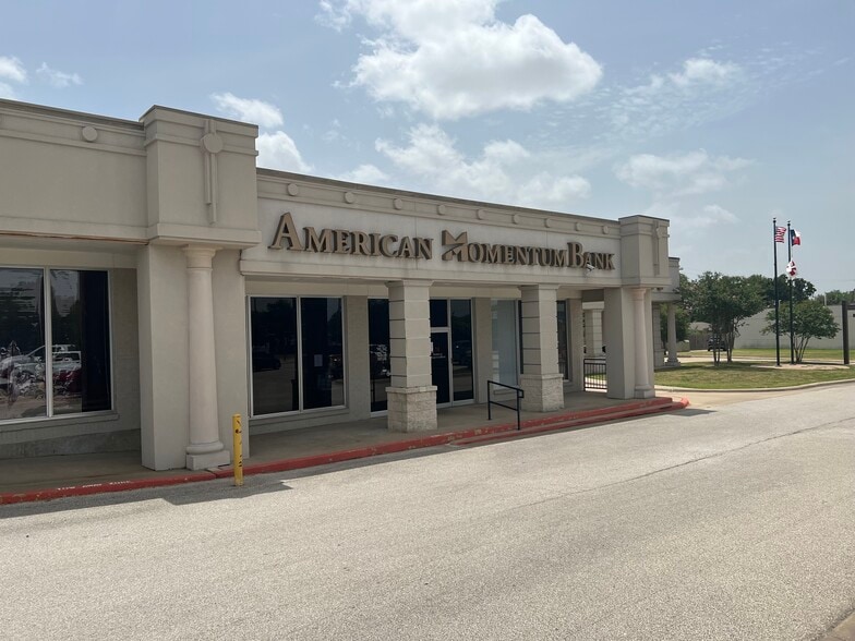 More Photos Of 1103-1127 E Villa Maria Rd, Bryan Unknown For Lease