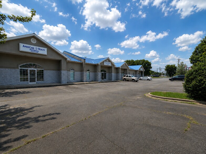 More Photos Of 1805 Milton Rd, Charlotte Medical For Lease