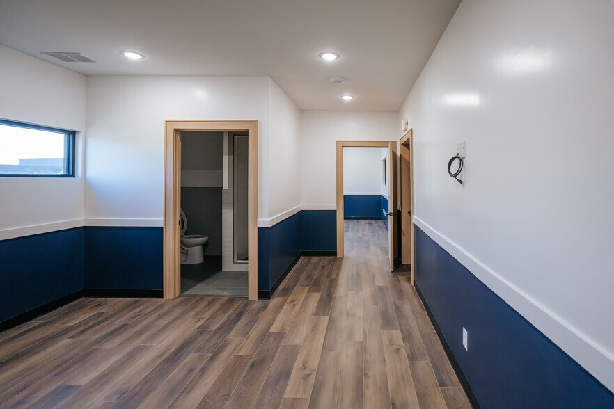 More Photos Of 2603 S Kaufman St, Ennis Industrial For Sale