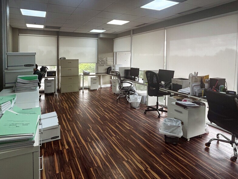 More Photos Of 900 W 49th St, Hialeah Medical For Sale