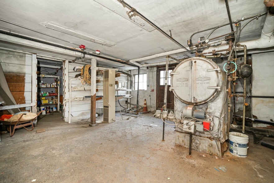 More Photos Of 508 E Main Ave, Chewelah Office For Sale