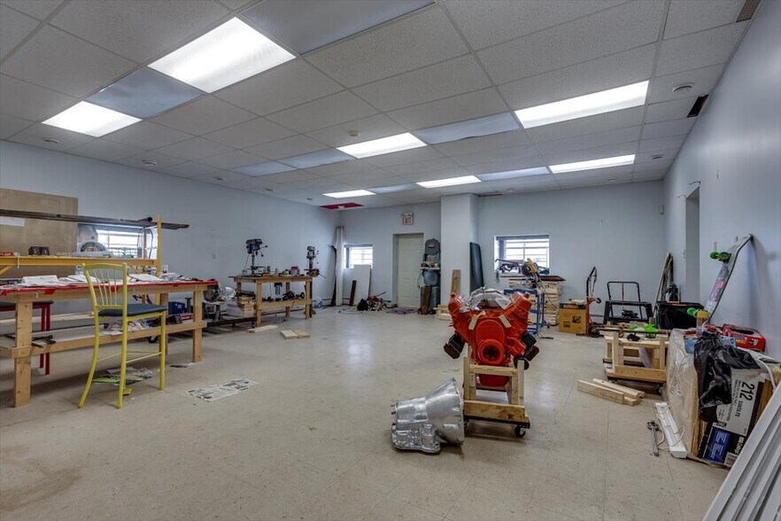 More Photos Of 4831 50 St, Alix Flex For Sale