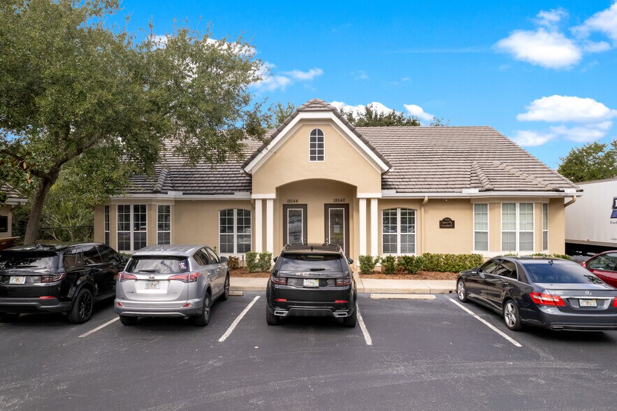More Photos Of 18540-18544 N Dale Mabry Hwy, Lutz Office For Sale