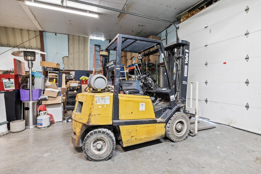 More Photos Of 5307 Main St, Stephens City General Retail For Sale