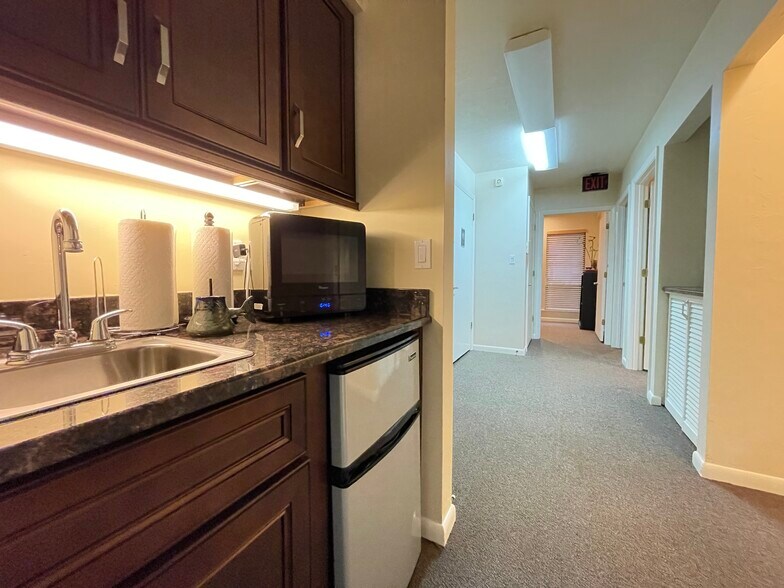 More Photos Of 7328 W University Ave, Gainesville Office For Lease