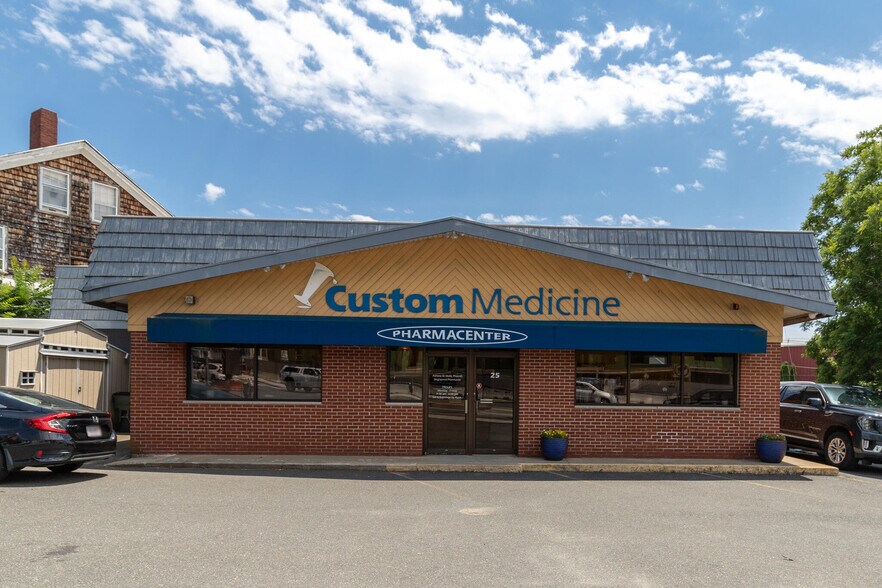 More Photos Of 25 Cabot St, Beverly General Retail For Sale