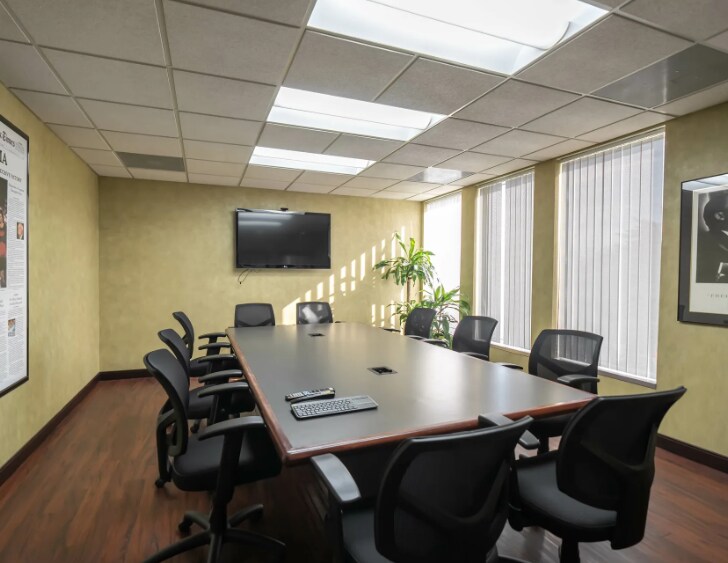 More Photos Of 17000 W Ten Mile Rd, Southfield Office For Sale