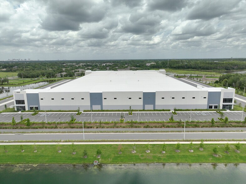 More Photos Of 4545 Portier Blvd, Orlando Unknown For Lease