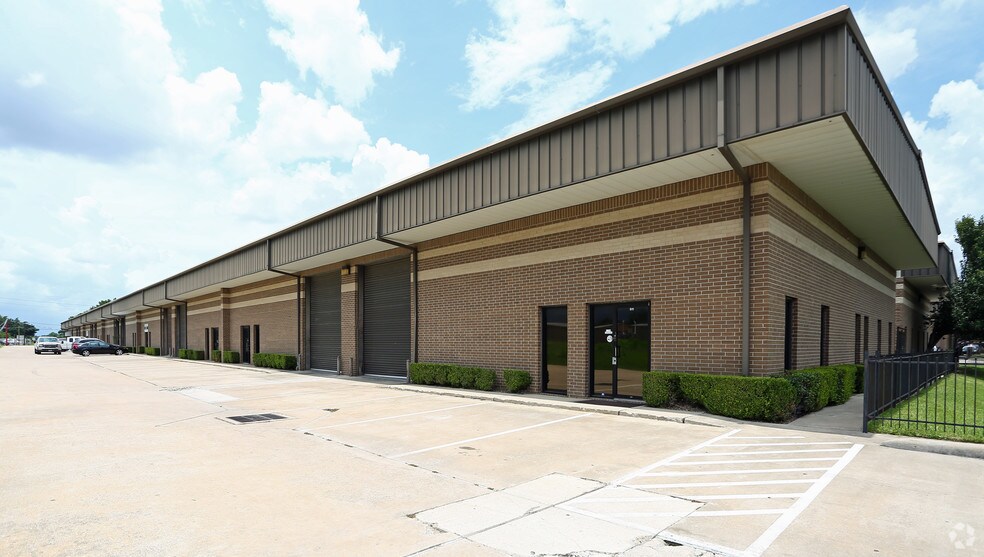 More Photos Of 6830 N Eldridge Pky, Houston Unknown For Lease
