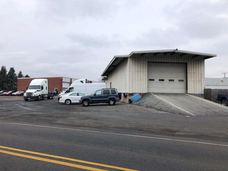 More Photos Of 2340 Schoenersville Rd, Allentown Warehouse For Lease