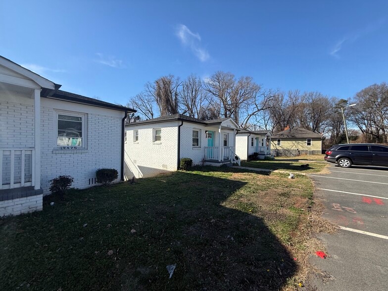 More Photos Of 2479 Julia Ave, Charlotte Apartments For Sale