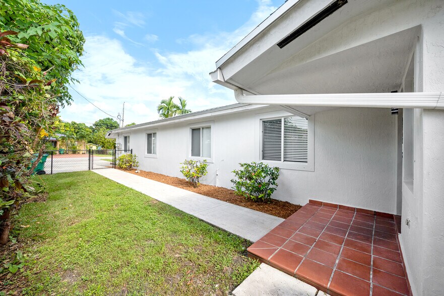 More Photos Of 2275 SW 61st Ave, Miami Apartments For Sale