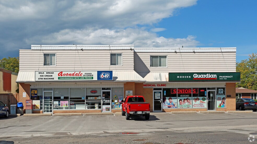 Primary Photo Of 551 Ontario St, St Catharines Storefront For Lease