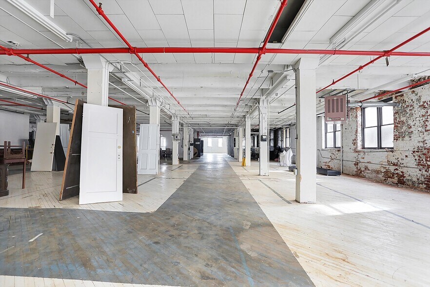 More Photos Of 35 S Main St, Batesville Warehouse For Sale