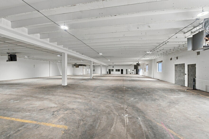 More Photos Of 6115 Robertson Ave, Nashville Warehouse For Lease