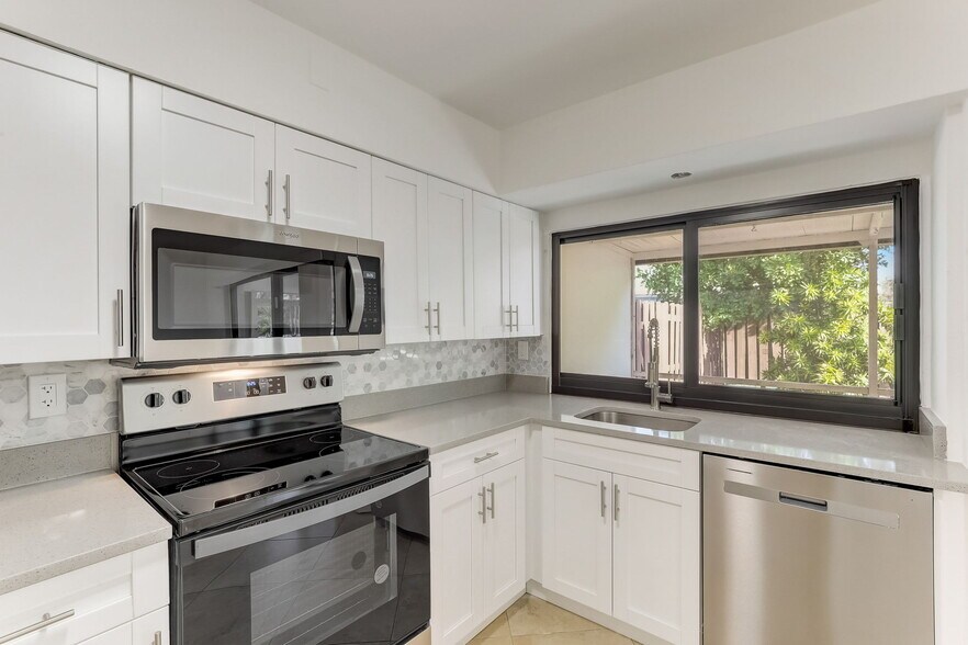 More Photos Of 2121 NE 51st Ct, Fort Lauderdale Apartments For Sale