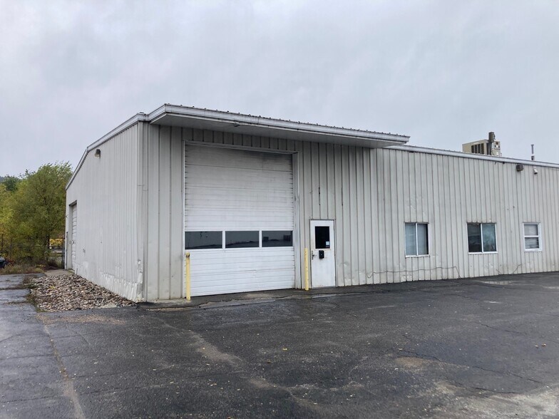 More Photos Of 2419 Sybrandt Rd, Traverse City Warehouse For Lease