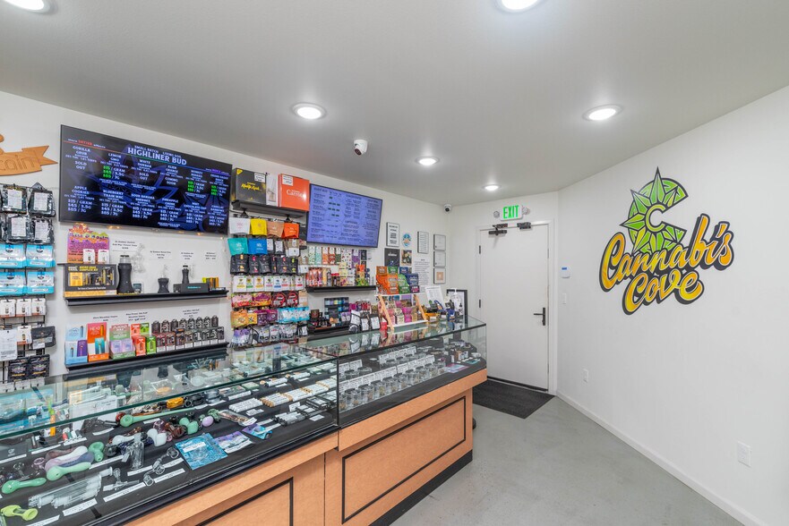 More Photos Of 7196/7198/7204 North Tongass Hwy, Ketchikan General Retail For Sale