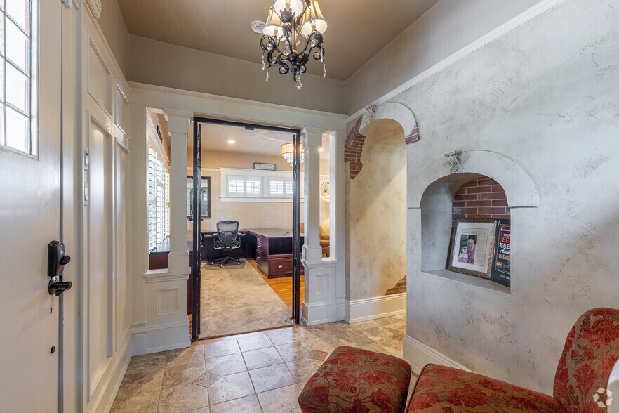 More Photos Of 16408 SE Mill Plain Blvd, Vancouver Office For Sale