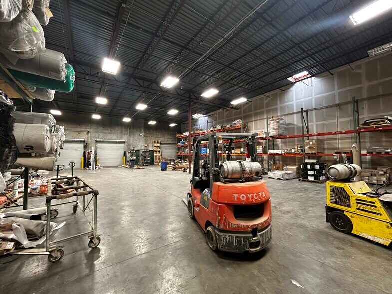 More Photos Of 8249 Parkline Blvd, Orlando Warehouse For Lease