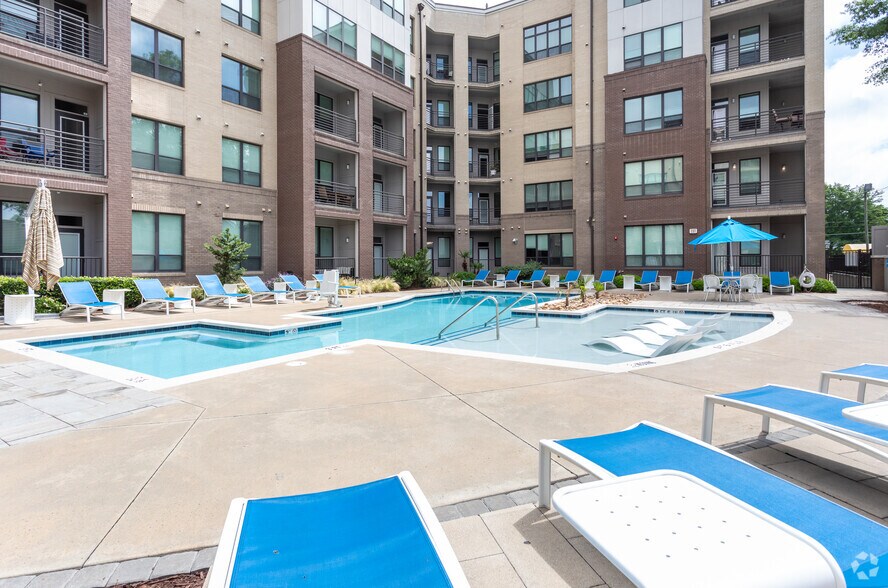 More Photos Of 810 9th St, Durham Apartments For Lease