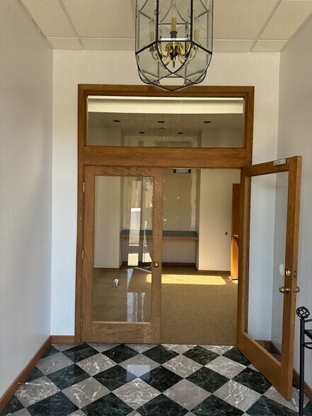 More Photos Of 38029 3rd St, Willoughby Office For Lease