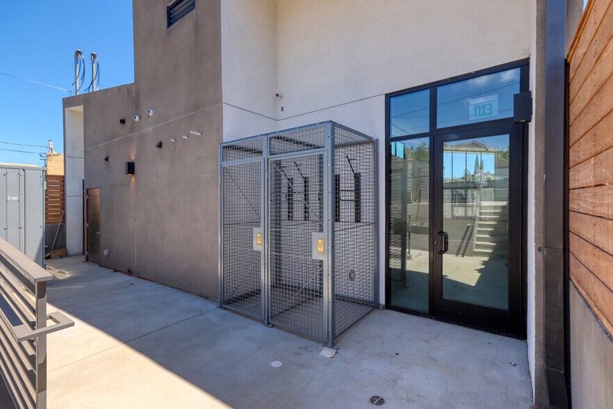 More Photos Of 5805 York Blvd, Los Angeles Restaurant For Lease