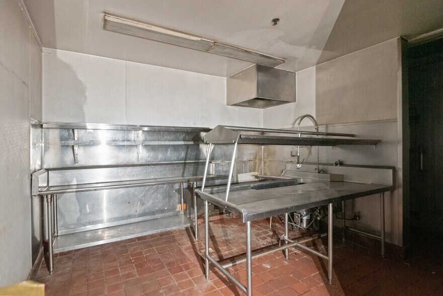 More Photos Of 39888 Balentine Dr, Newark Restaurant For Sale