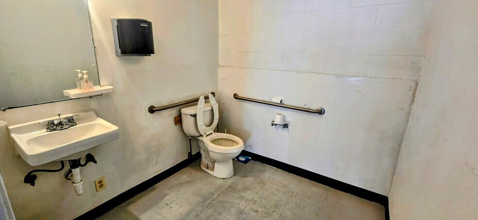 More Photos Of 420-432 W La Habra Blvd, La Habra Unknown For Sale