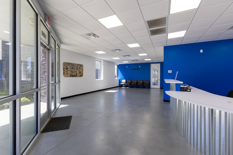 More Photos Of 17555 Roberts Rd, Hockley Industrial For Lease