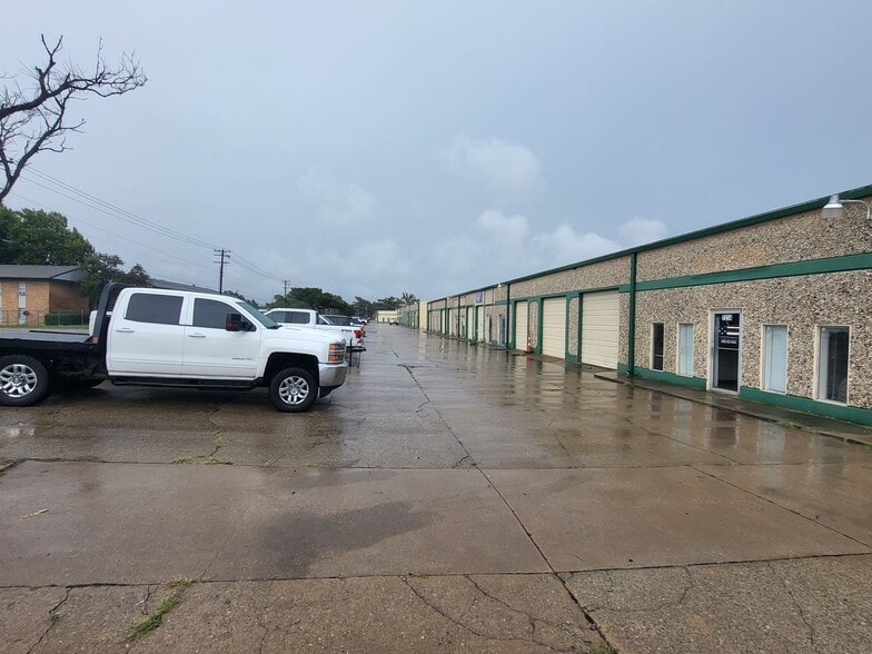 More Photos Of 7112 NW Melrose Ln, Oklahoma City Manufacturing For Lease