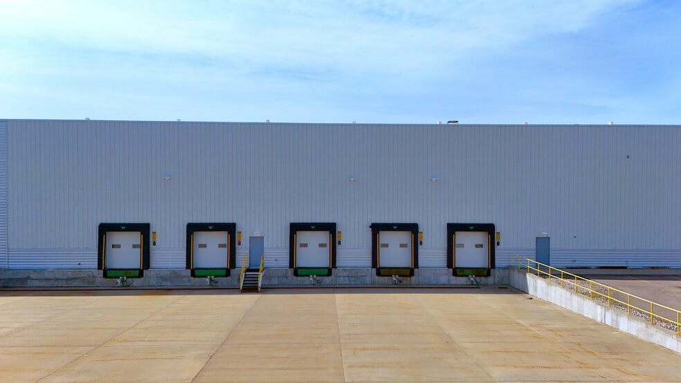 More Photos Of 1101 N Center Rd, Flint Manufacturing For Lease