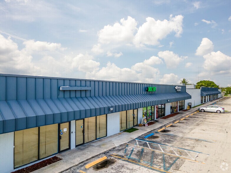 More Photos Of 3192-3194 W Hallandale Beach Blvd, Hallandale Freestanding For Lease