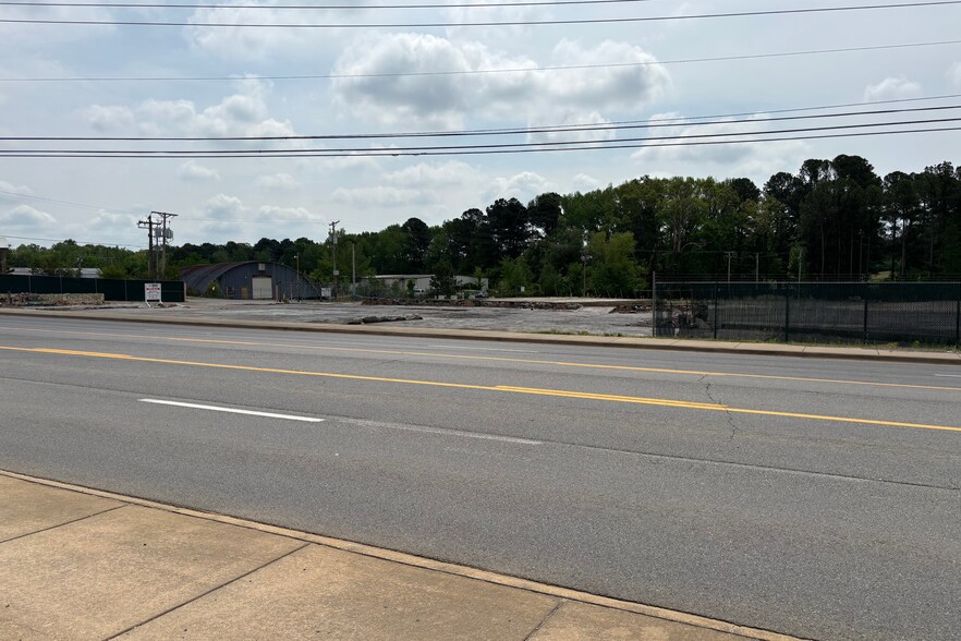 More Photos Of 7609 Colonel Glenn Rd, Little Rock Service For Sale