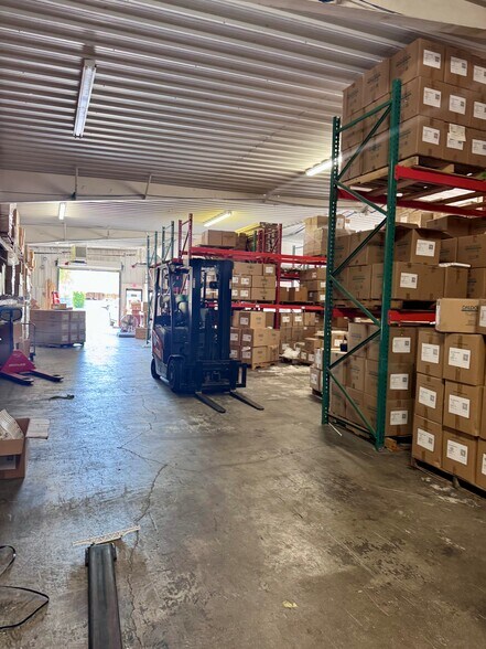 More Photos Of 4327 Arnold Ave, Naples Warehouse For Sale