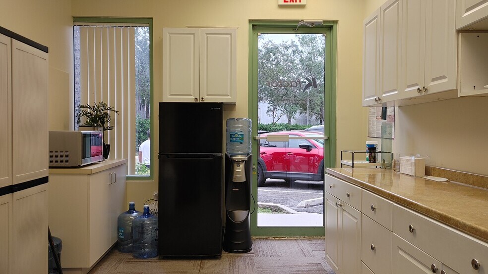 More Photos Of 1565 N Park Dr, Weston Office For Sale