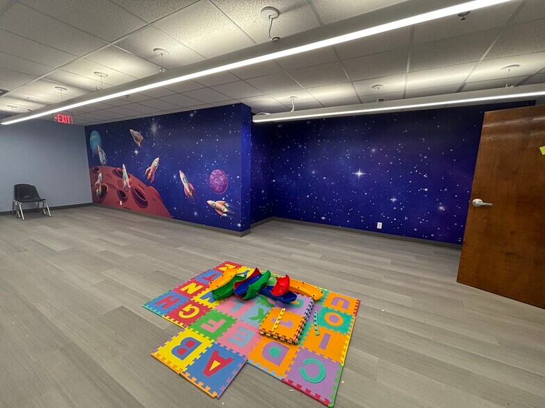 More Photos Of 1920 E McKinley Hwy, Mishawaka Office For Sale