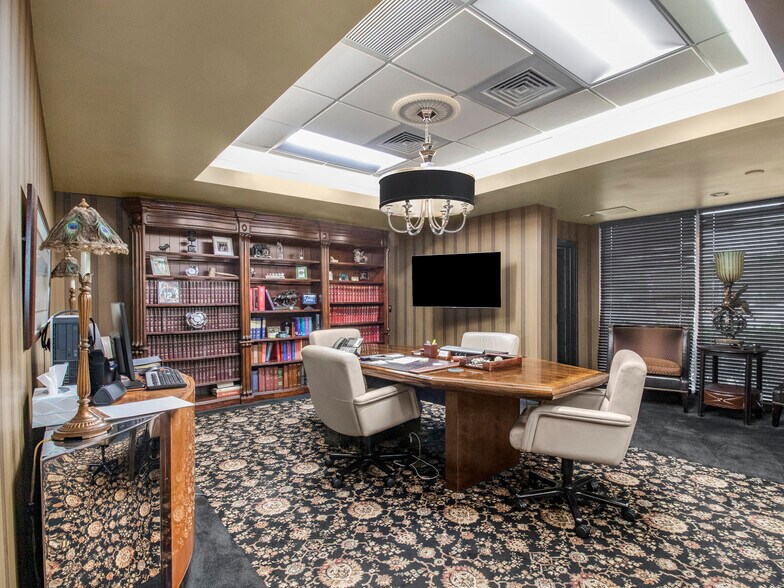 More Photos Of 71 NE 27th Ave, Pompano Beach Office For Sale