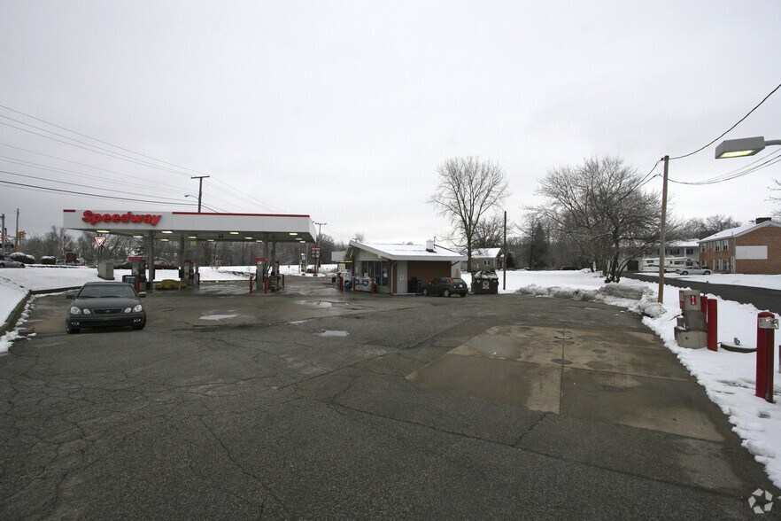 Primary Photo Of 458 N Calumet Rd, Chesterton General Retail For Sale