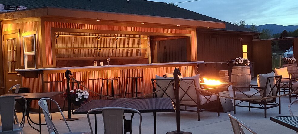 More Photos Of 158 Johnson St, Big Horn Restaurant For Lease