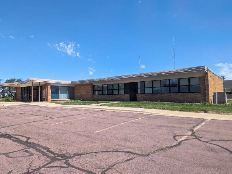 Primary Photo Of 100 Fallwood Rd, Redwood Falls Apartments For Lease