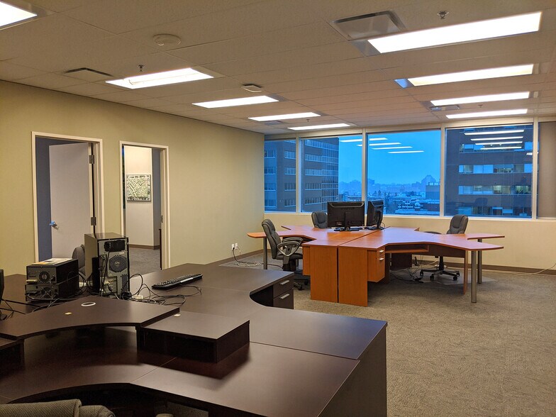 More Photos Of 396 11th Ave SW, Calgary Office For Sale