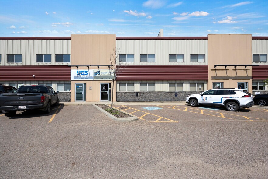 More Photos Of 380 Taiganova Cres, Fort McMurray Warehouse For Lease