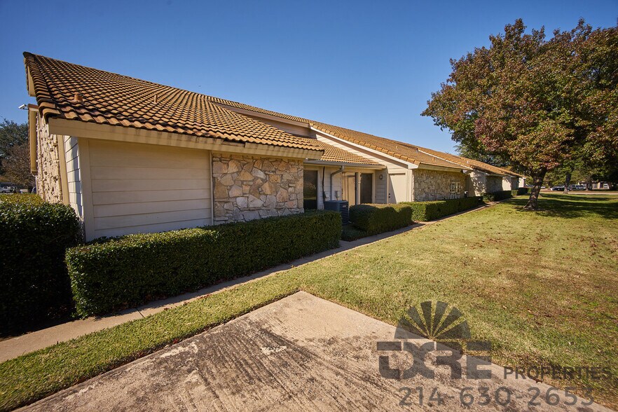 More Photos Of 1116-1126 W Pioneer Pky, Arlington Unknown For Lease