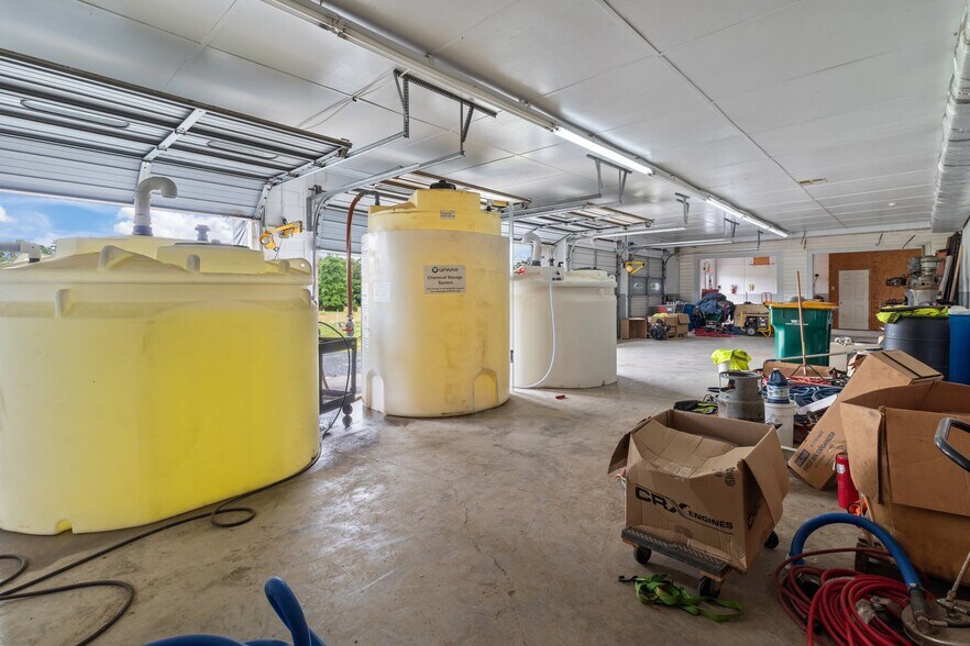 More Photos Of 704 N Central Ave, Locust Warehouse For Lease